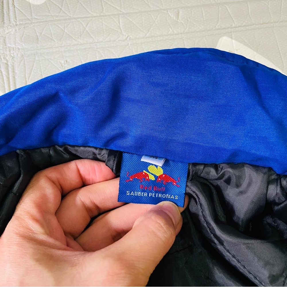 Vintage Red Bull F1 formula 1 embroidered racing graphic blue jacket - Picture 8 of 9